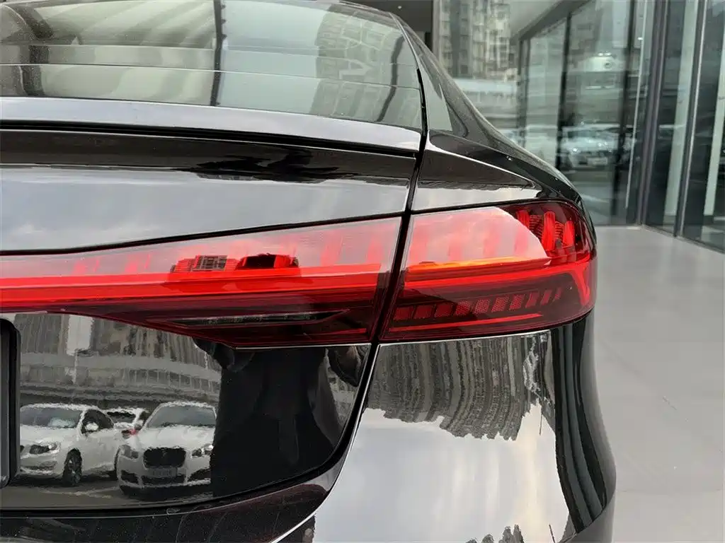 Audi A7 2023 45 TFSI Premium Selection купить на сайте DeffCars