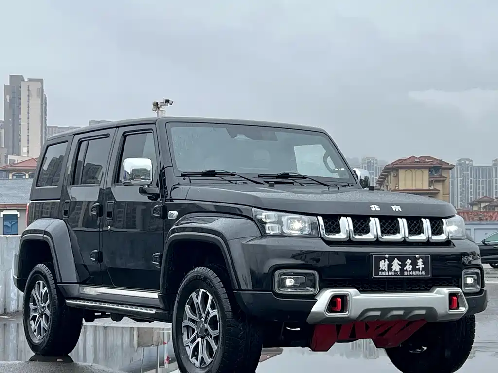 Beijing off-road BJ40 2023 2.0T automatic four-wheel drive city hunter version knight type купить на сайте DeffCars