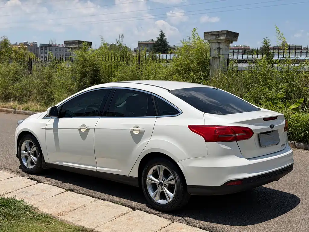 Focus 2017 Three-Car 1.6L Automatic Comfort Edition Senova Zhixing купить на сайте DeffCars