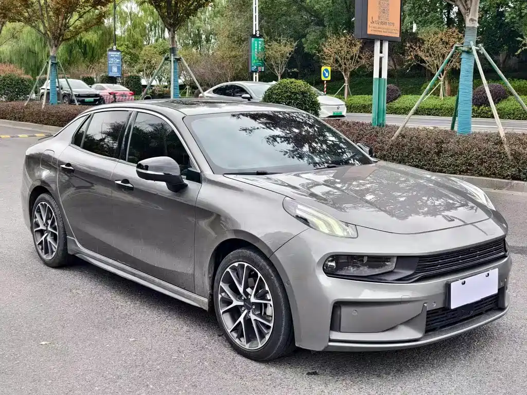Lynk & Co 03 2021 1.5TD DCT Plus купить на сайте DeffCars