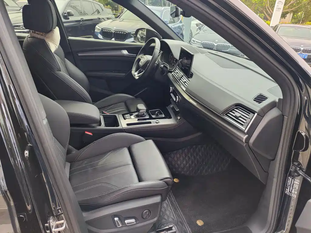 Audi Q5L 2024 40 TFSI luxury and dynamic model купить на сайте DeffCars