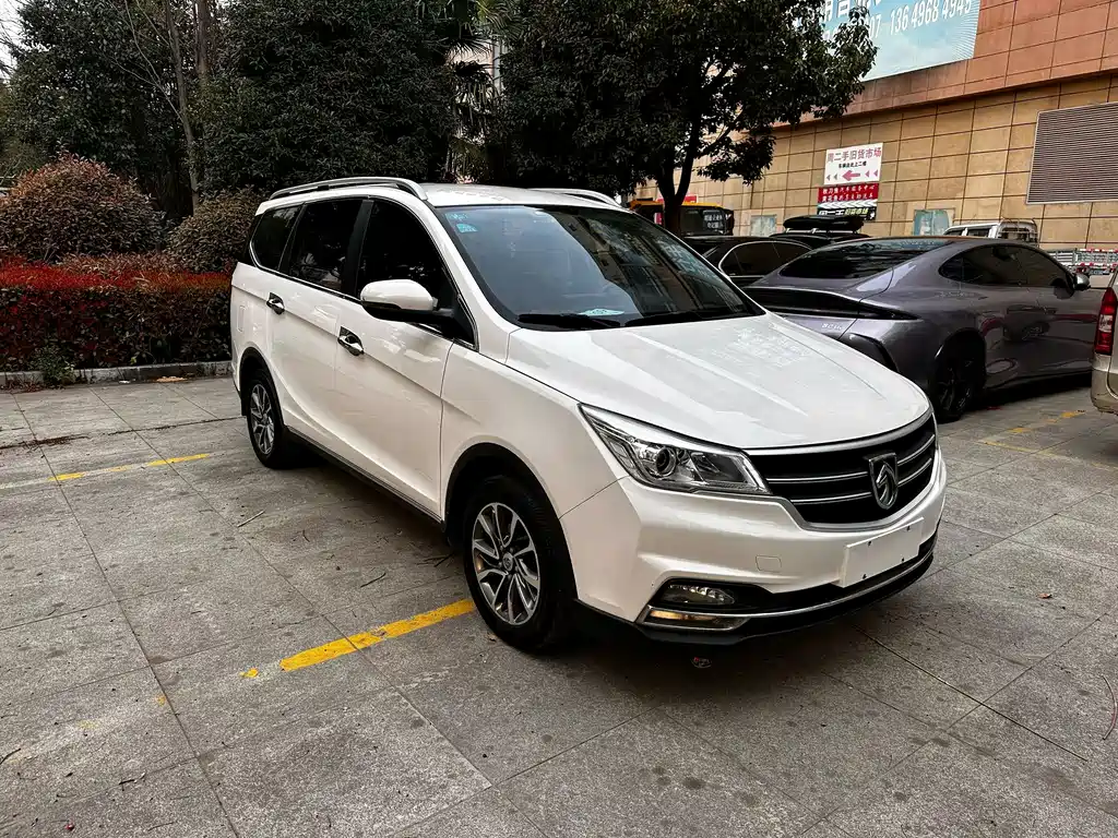 Baojun 730 2019 1.5L manual fashion 7 seats National V купить на сайте DeffCars