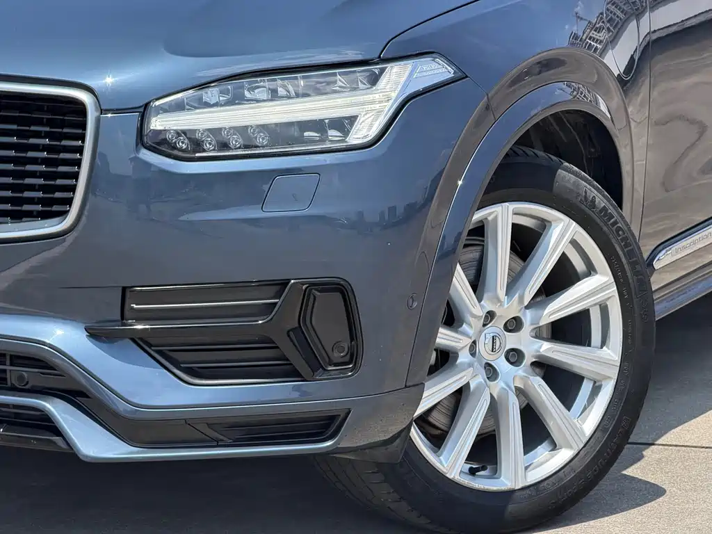 Volvo XC90 plug-in hybrid 2018 E-drive hybrid T8 Zhizun version 7 seats купить на сайте DeffCars