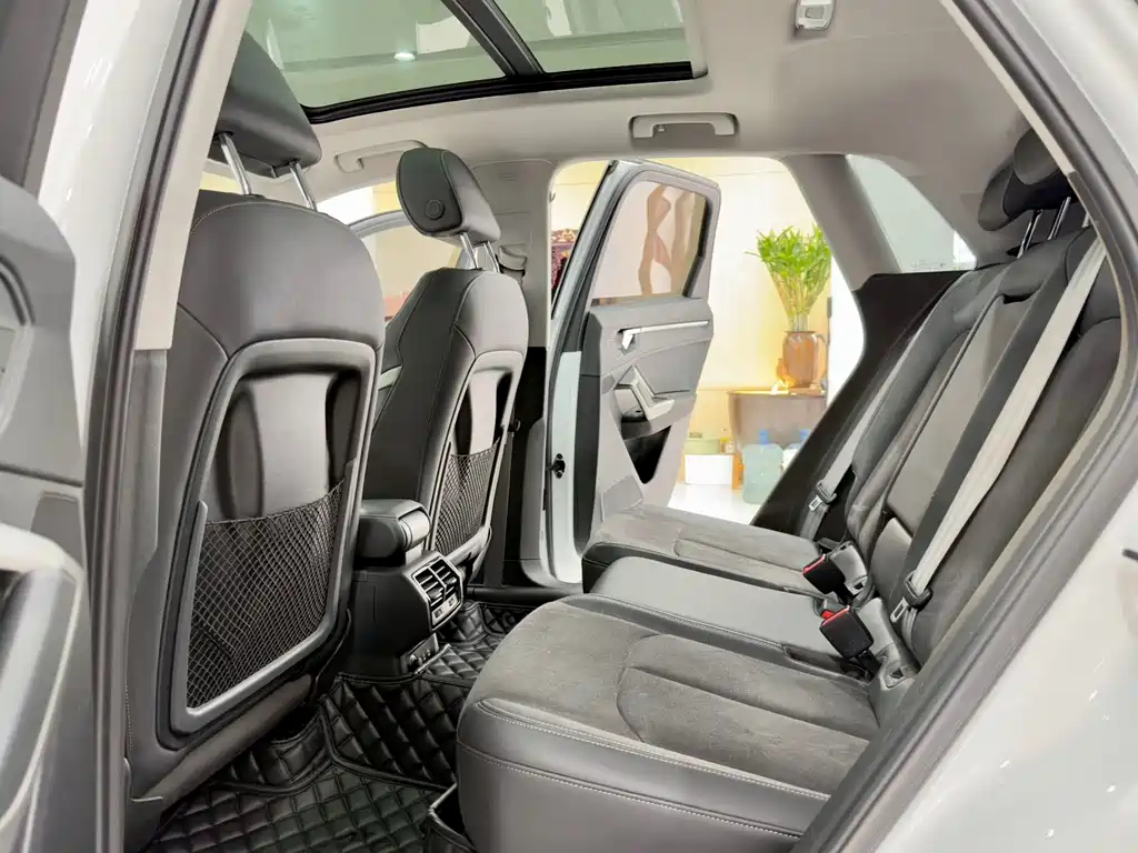 Audi Q3 2023 facelift 40 TFSI stylish and dynamic купить на сайте DeffCars