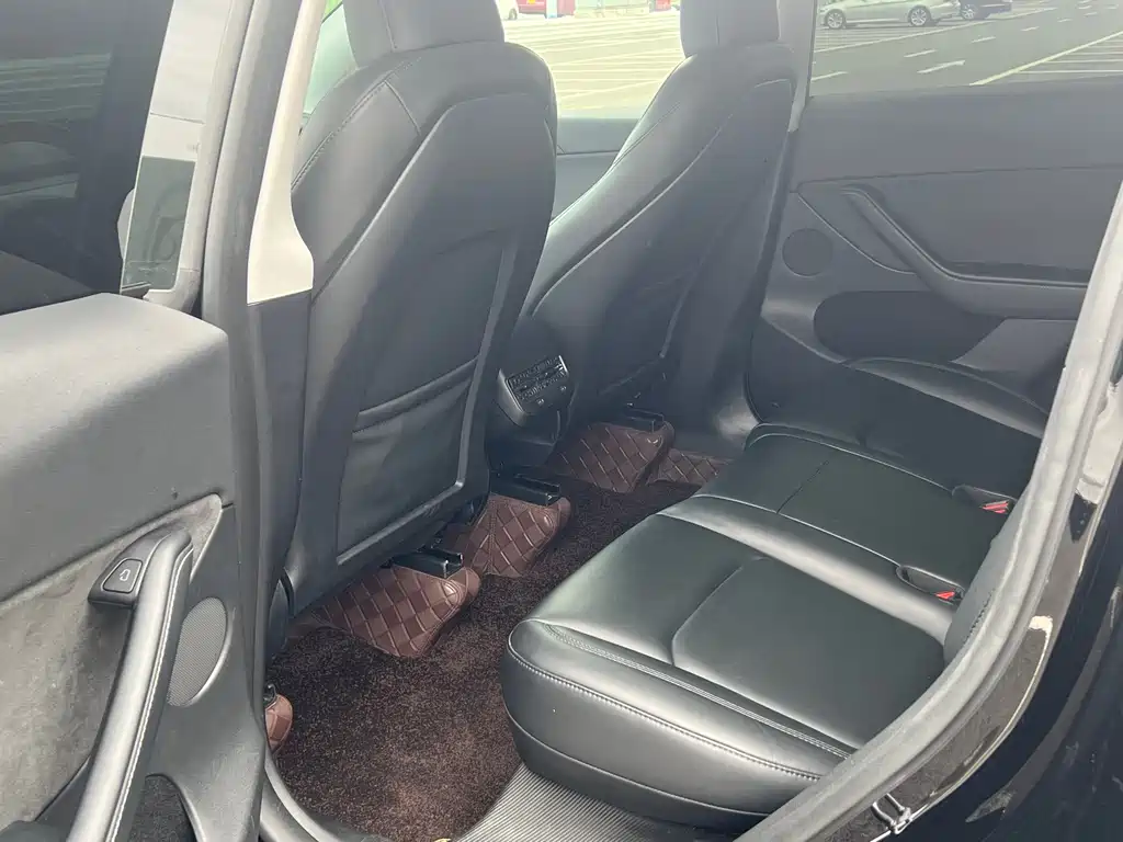 Model Y 2024 rear-wheel drive version купить на сайте DeffCars