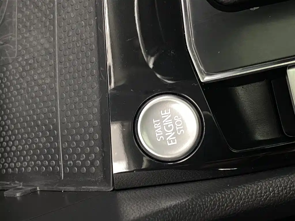Tiguan X 2023 facelift 330TSI two-wheel drive flagship version купить на сайте DeffCars