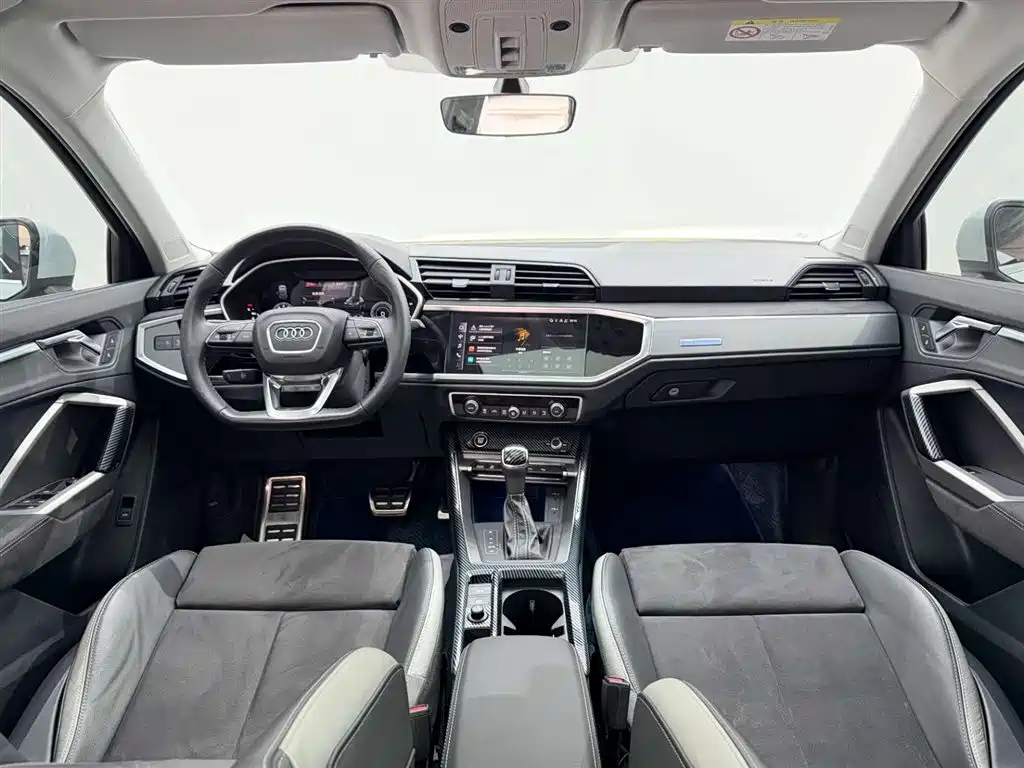 Audi Q3 2022 40 TFSI Fashionable and Dynamic купить на сайте DeffCars