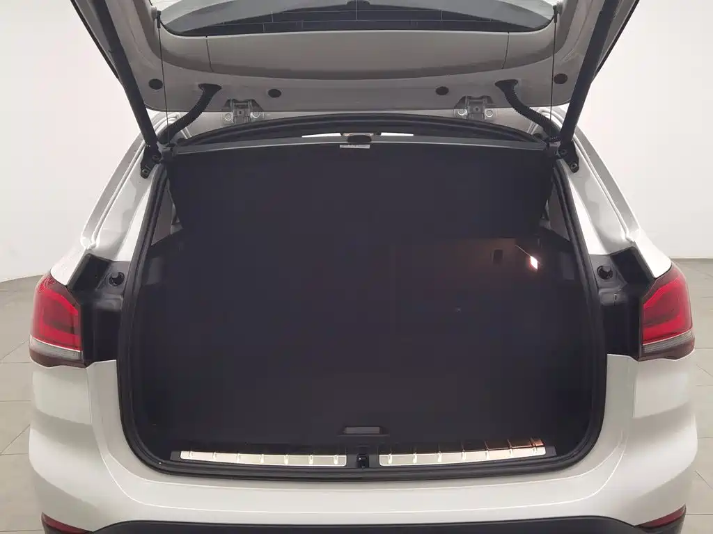 BMW X1 2022 sDrive25Li Leading Model купить на сайте DeffCars