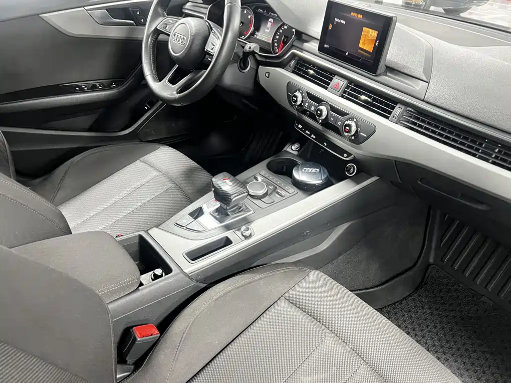 Audi A4L 2018 30th Anniversary Model 40 TFSI Fashion Model купить на сайте DeffCars