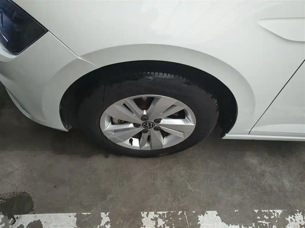 Polo 2023 facelift Plus 1.5L automatic indulgence version купить на сайте DeffCars