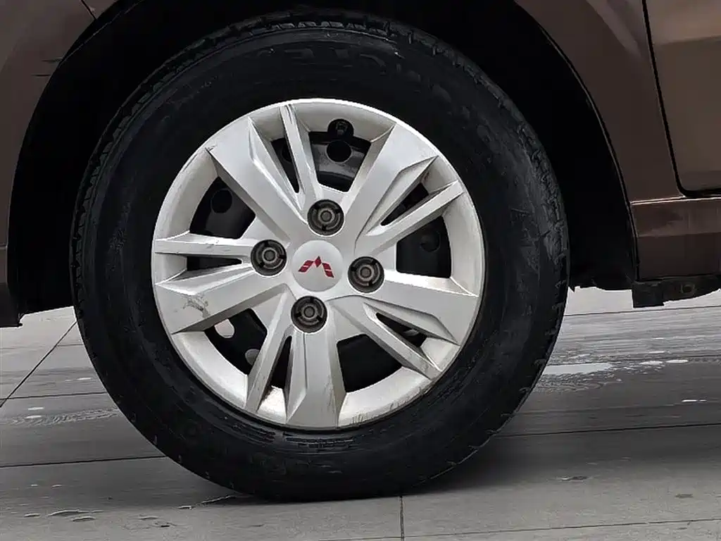 Wuling Hongguang 2019 1.5L S basic model National VI LAR купить на сайте DeffCars