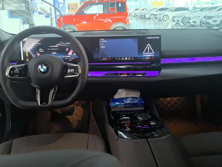 BMW 5 Series 2025 530Li Leading M Sports Package купить на сайте DeffCars