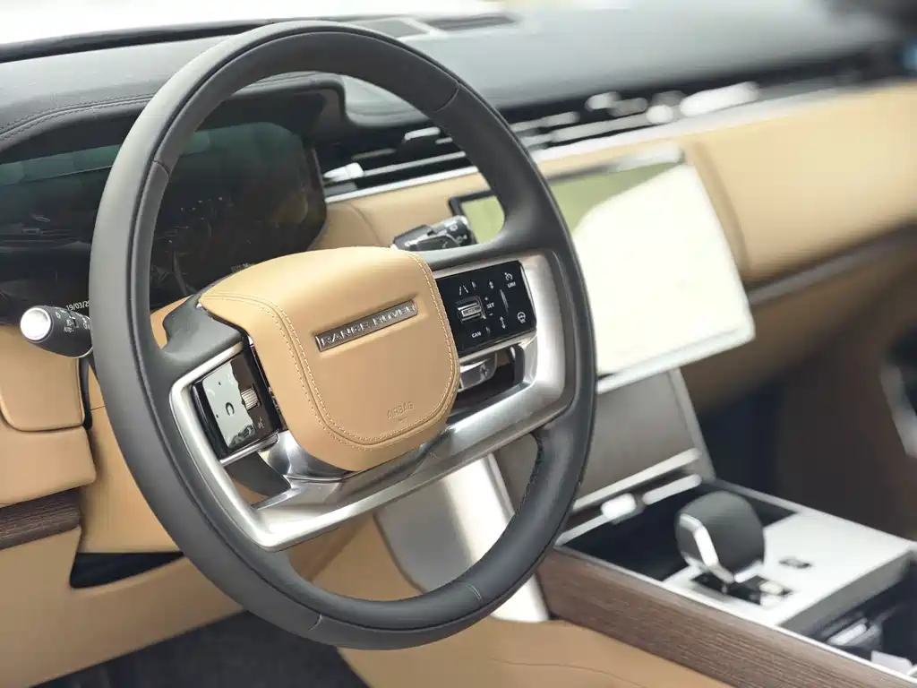 Range Rover 2026 3.0 L6 400PS SE long axis version купить на сайте DeffCars