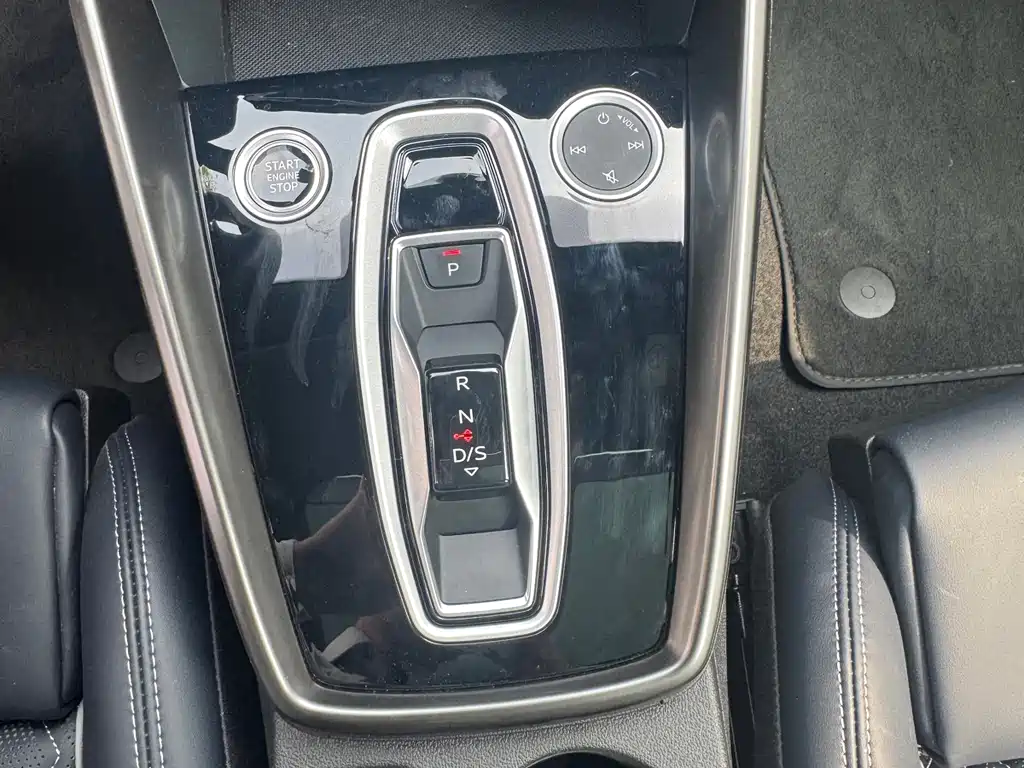 Audi A3 2025 A3L Limousine 35TFSI Flying Spur Exclusive купить на сайте DeffCars
