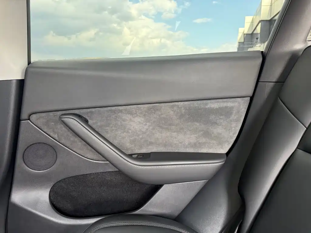 Model Y 2021 standard range rear-wheel drive version купить на сайте DeffCars
