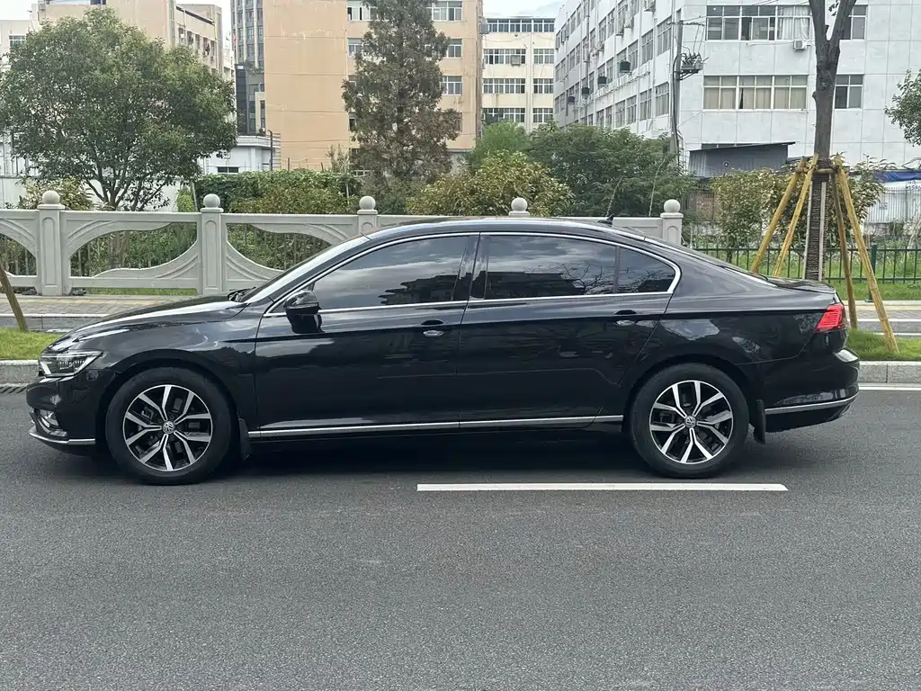 Magotan 2020 330TSI DSG leading model купить на сайте DeffCars