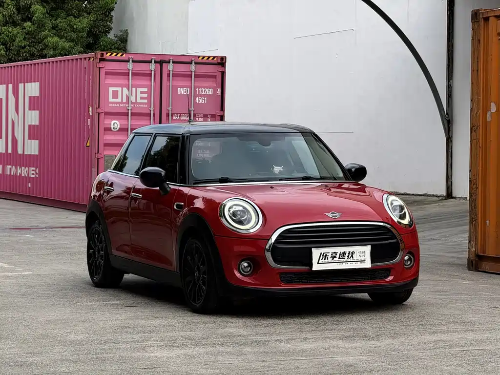 Mini 2020 1.5T Cooper Classic Pie Five Door Edition купить на сайте DeffCars