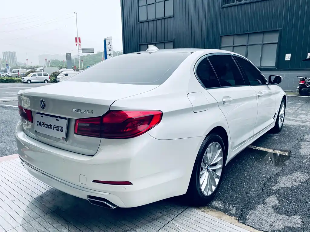 BMW 5 Series 2019 525Li Luxury Package купить на сайте DeffCars