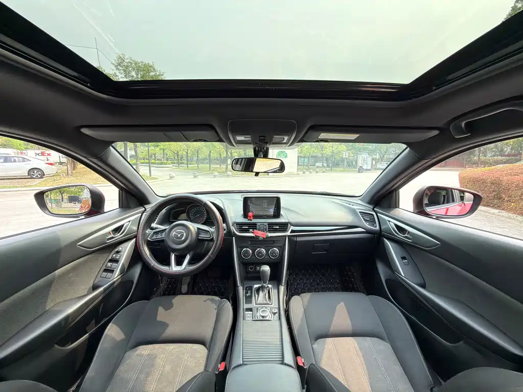 Mazda CX-4 2018 2.0L automatic two-wheel drive Blue Sky Vibrant Edition National V купить на сайте DeffCars