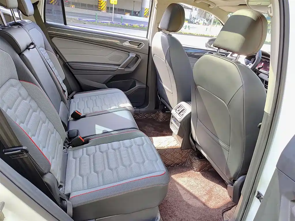 Tiguan L 2023 330TSI automatic two-wheel drive R-Line flagship version купить на сайте DeffCars