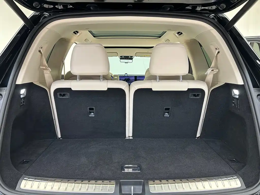 Wenjie M8 2025 extended range Max+ version 53.4kWh 6-seater version 192-line lidar) купить на сайте DeffCars
