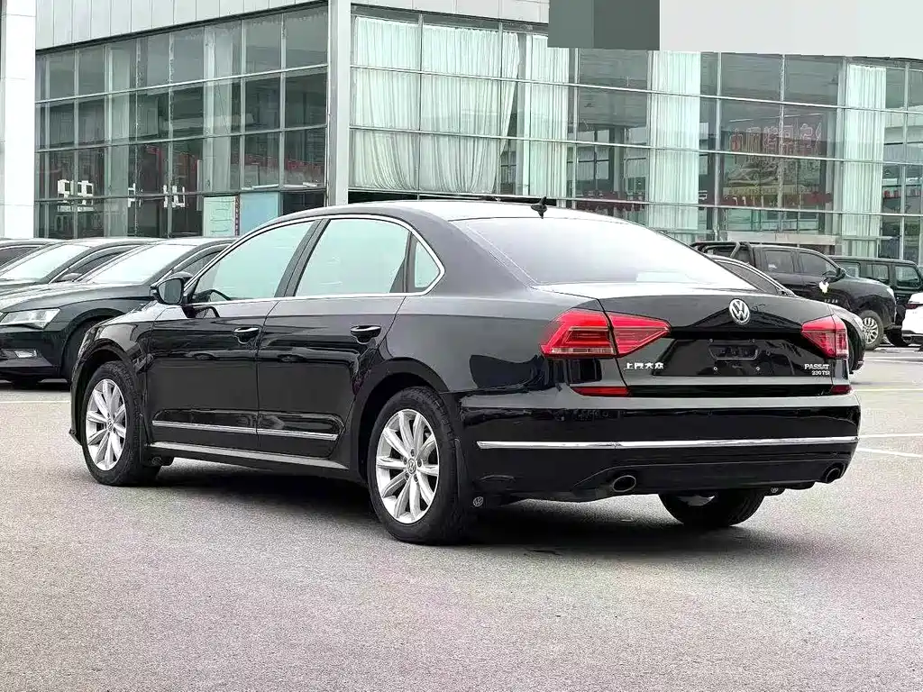 Passat 2017 330TSI DSG Premium Edition купить на сайте DeffCars