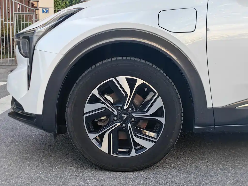U 2022 Model Zhi 400 Tri Yuan Lithium купить на сайте DeffCars