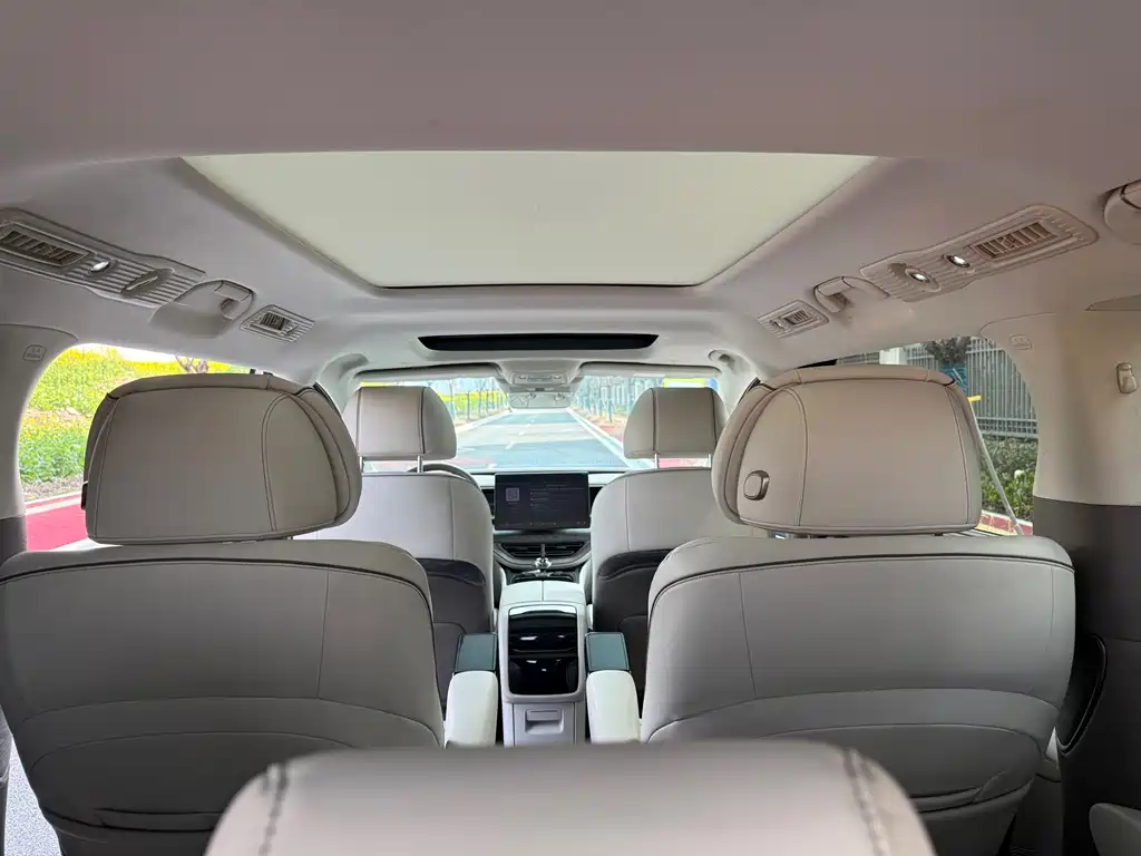 Denza D9 2022 DM-i 945 luxury model купить на сайте DeffCars