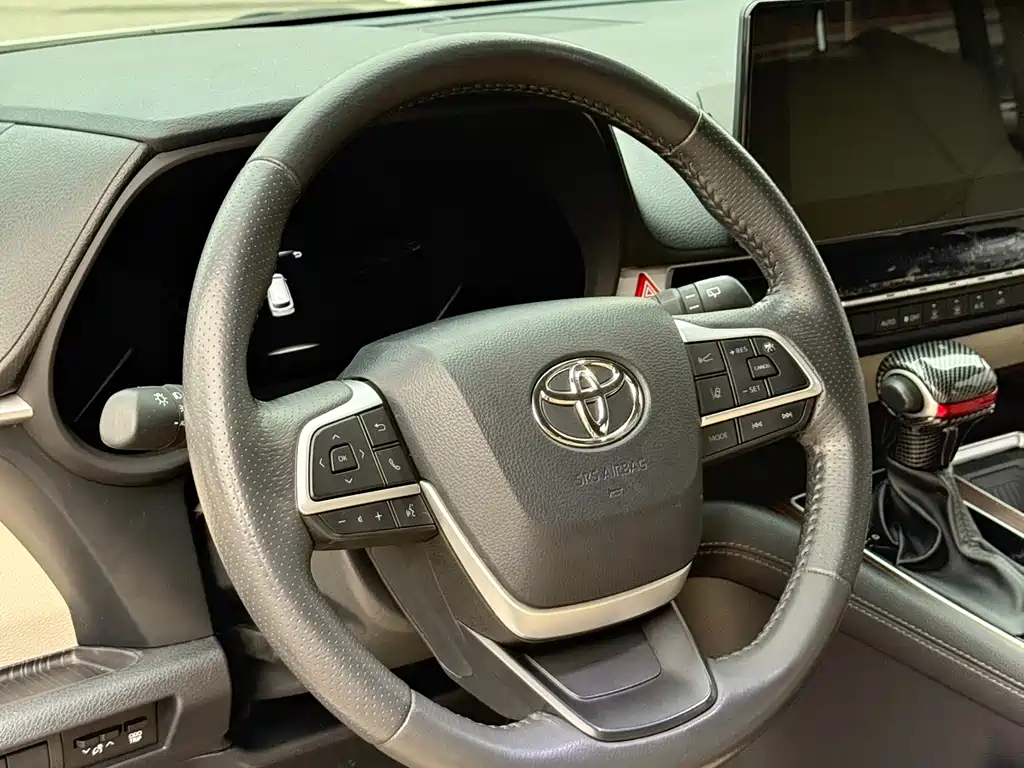 SIENNA 2021 2.5L Hybrid Deluxe Edition купить на сайте DeffCars