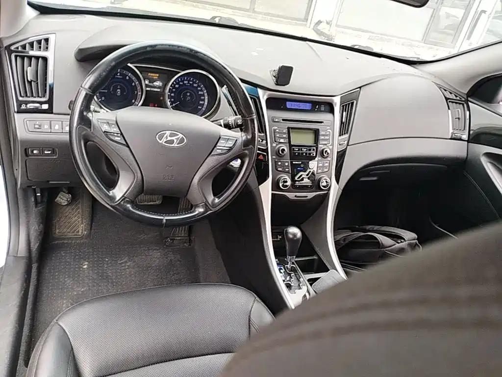 Sonata 2015 Classic 2.0L Automatic Deluxe Edition купить на сайте DeffCars