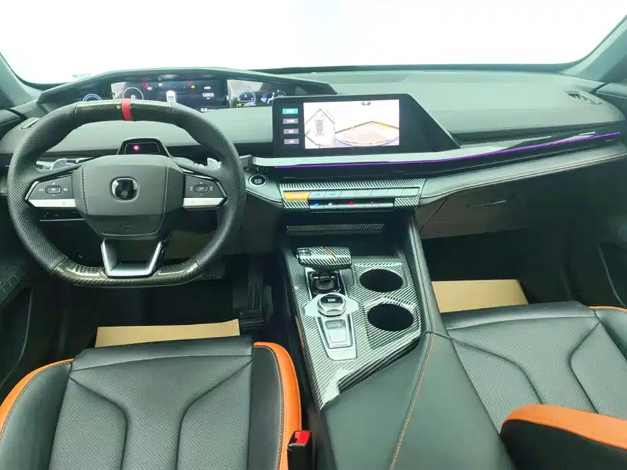 Changan UNI-V 2024 1.5T high-energy version купить на сайте DeffCars