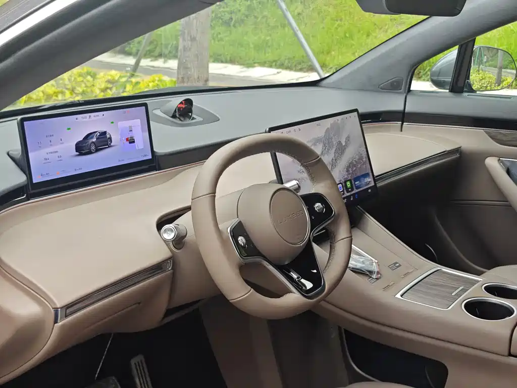 Zhijie R7 2025 extended range 251km Max купить на сайте DeffCars