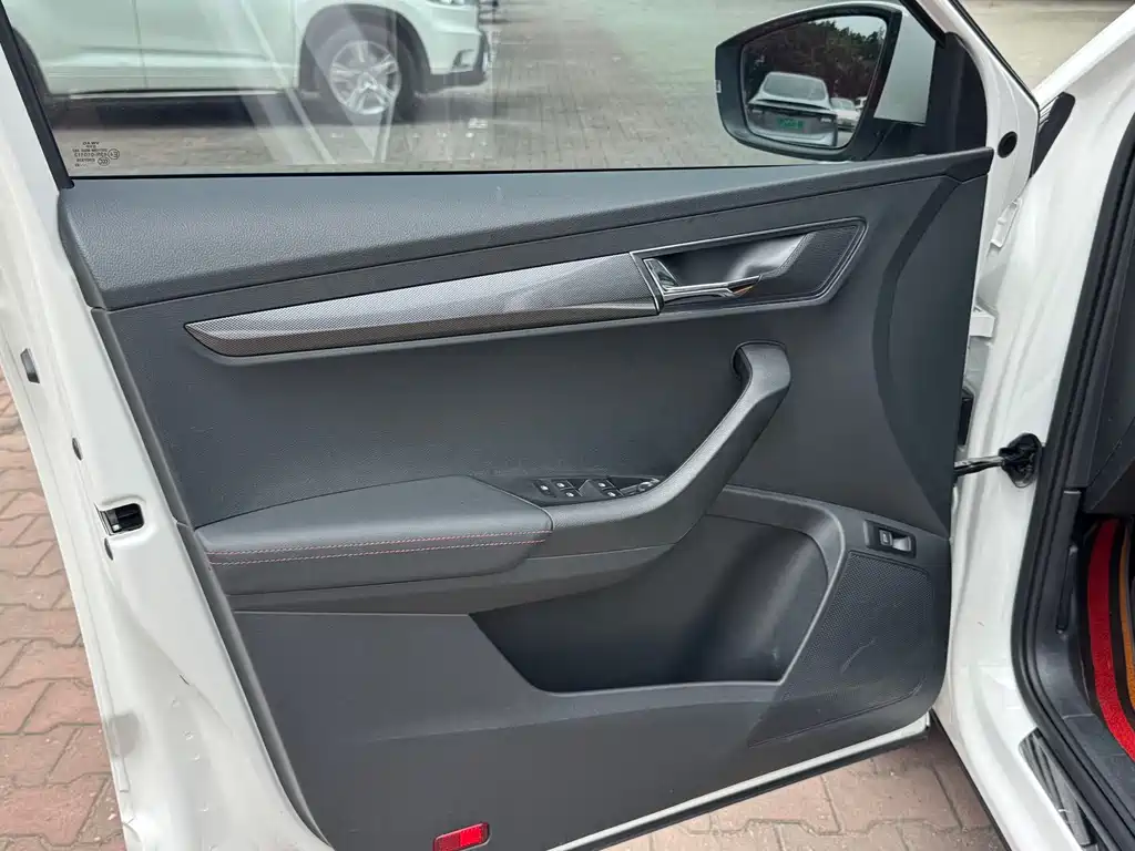 Karoq 2022 TSI280 Luxury Edition купить на сайте DeffCars