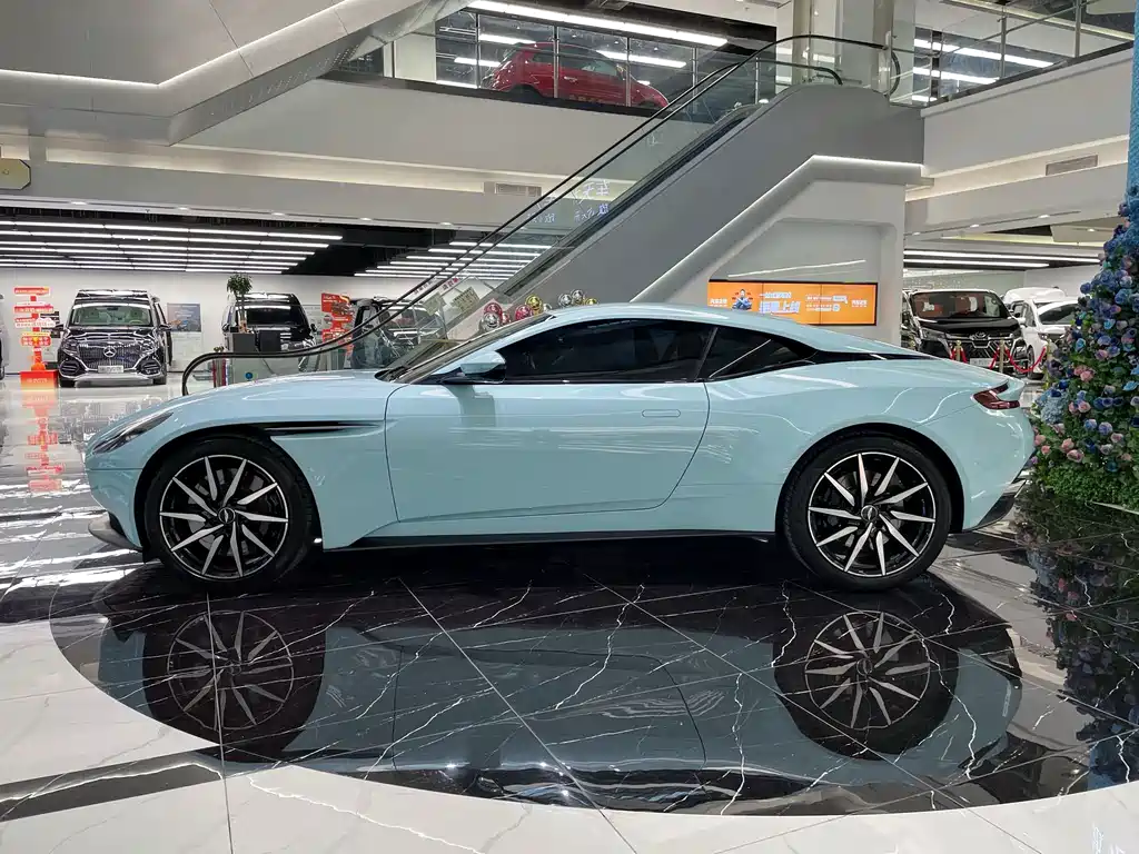 Astonmartin DB11 2019 4.0T V8 Coupe купить на сайте DeffCars