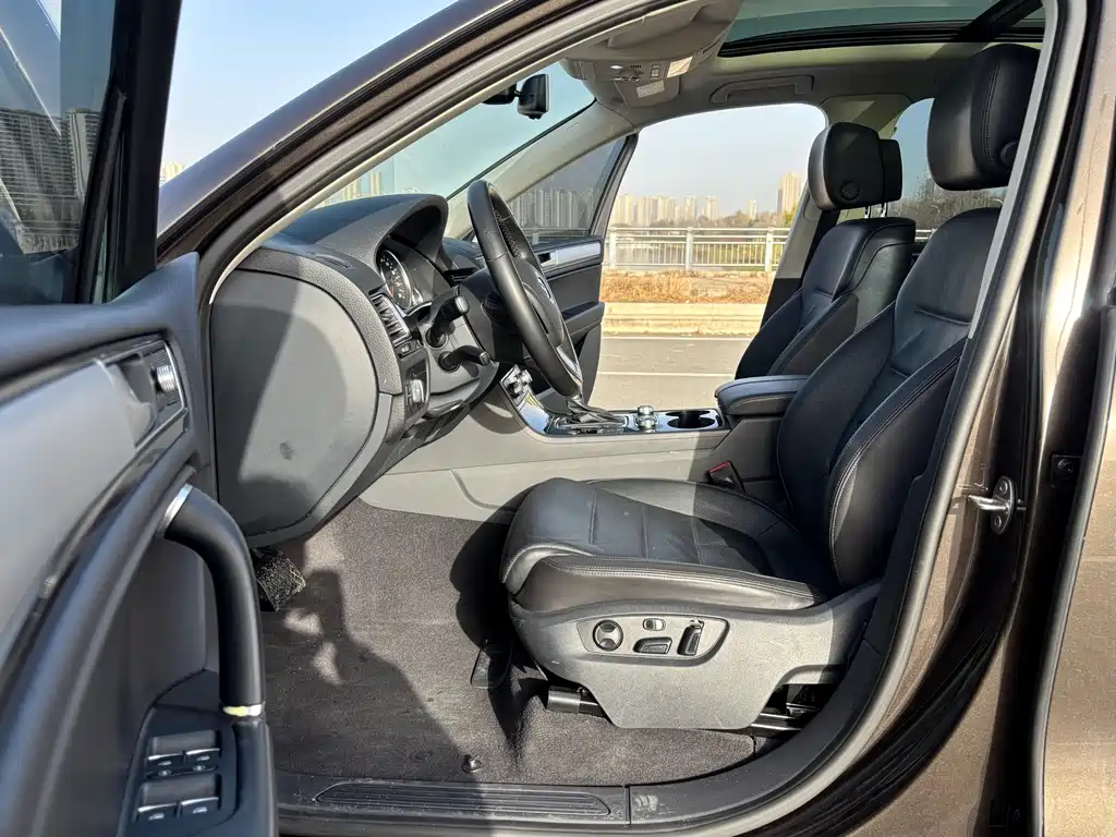 Touareg 2016 3.0TSI standard model купить на сайте DeffCars