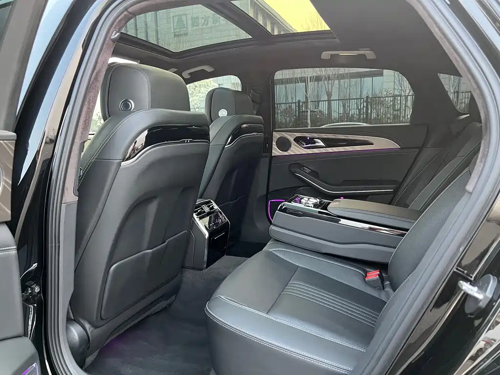 Hongqi H9 2020 2.0T Zhilian Flagship Edition купить на сайте DeffCars