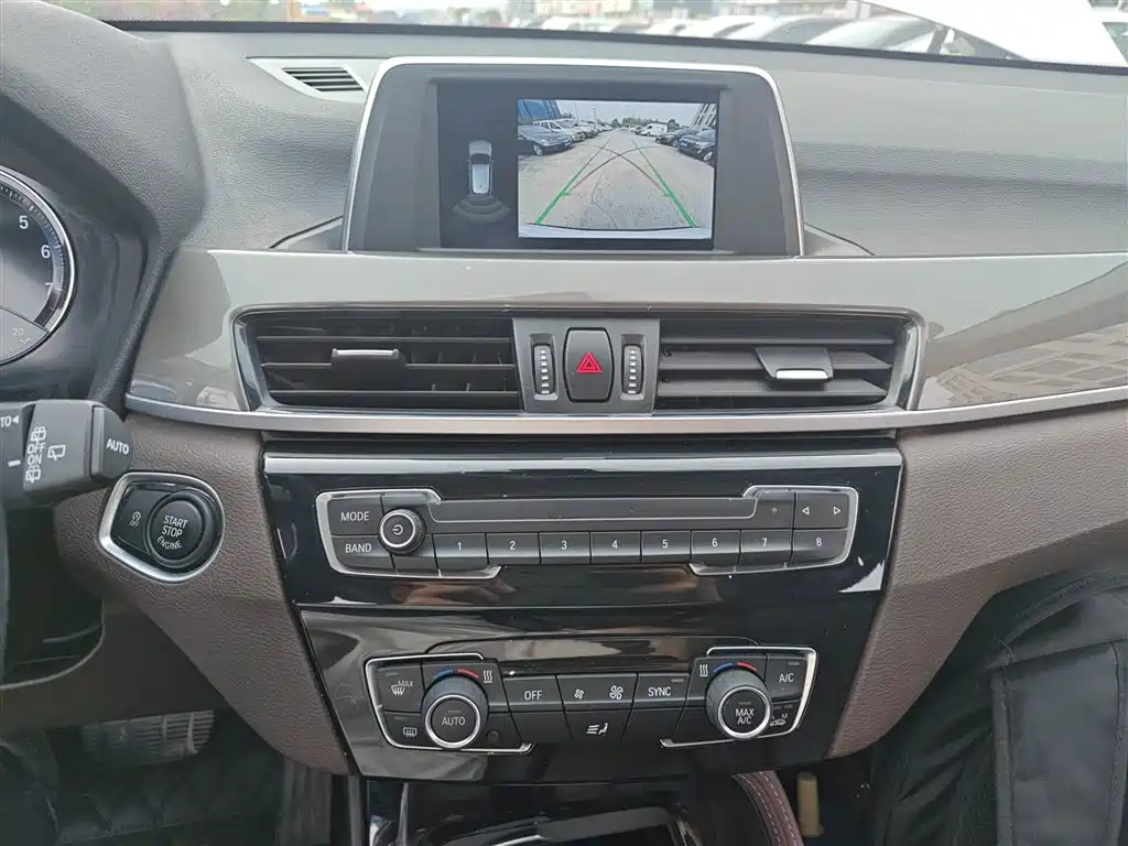 BMW X1 2019 sDrive18Li Exclusive Model купить на сайте DeffCars