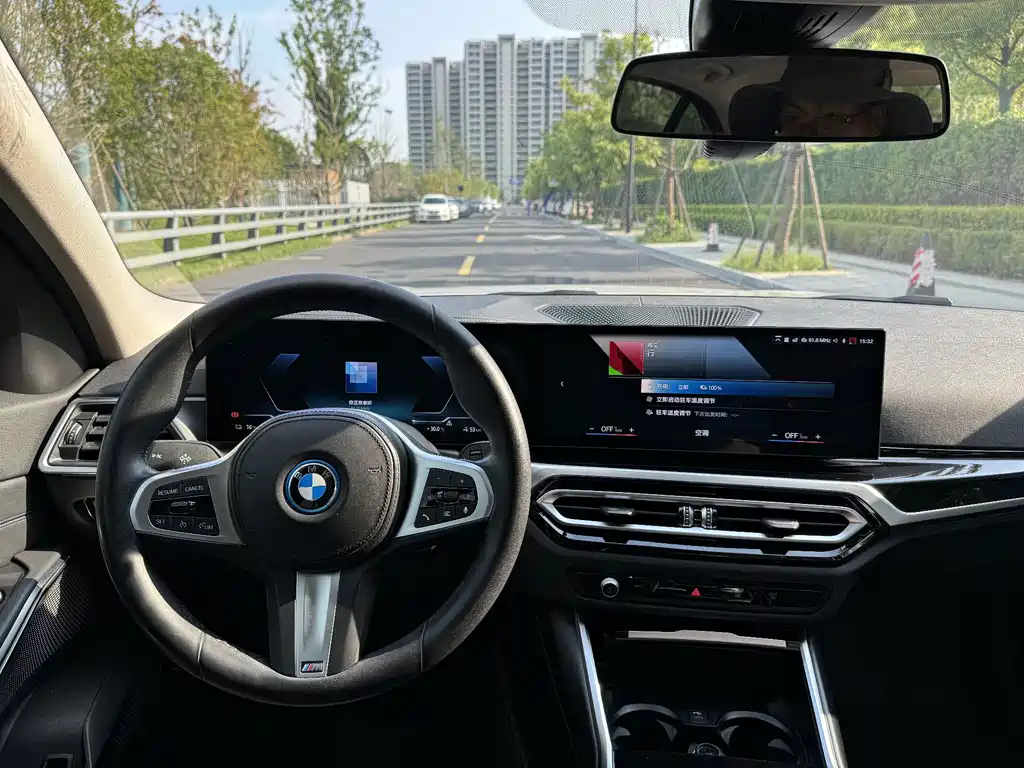 BMW i3 2022 eDrive 35 L купить на сайте DeffCars