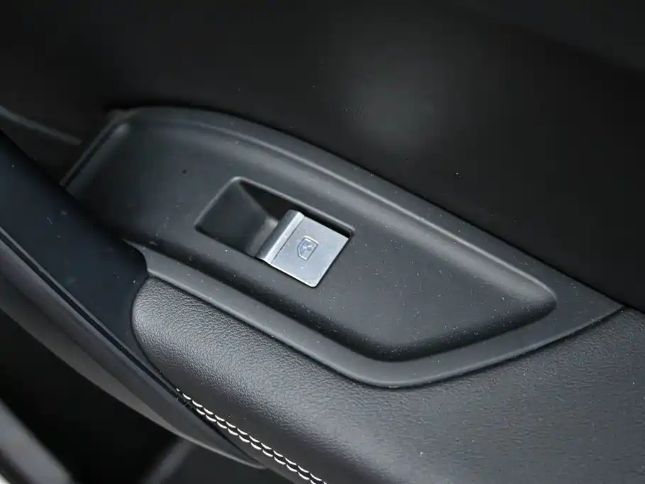 Audi Q5L 2023 40T luxury and dynamic model купить на сайте DeffCars