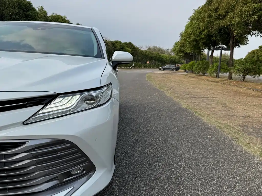 Camry 2018 2.0G Deluxe Edition купить на сайте DeffCars