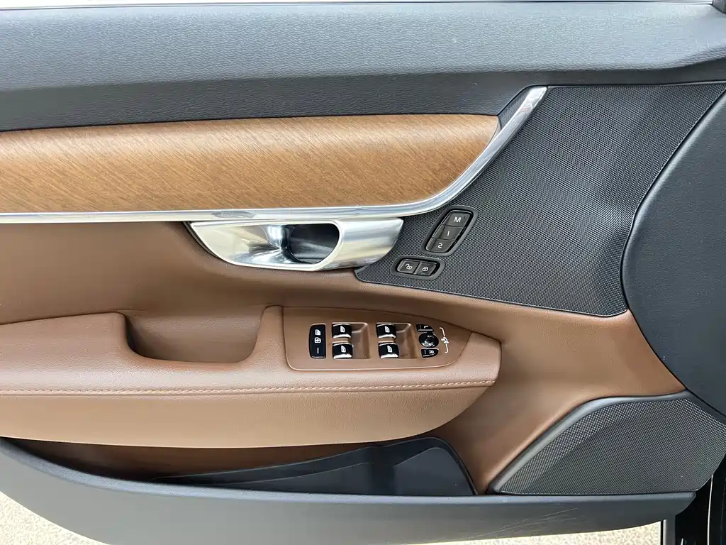 Volvo S90 2024 B5 Zhiyi Luxury Edition купить на сайте DeffCars