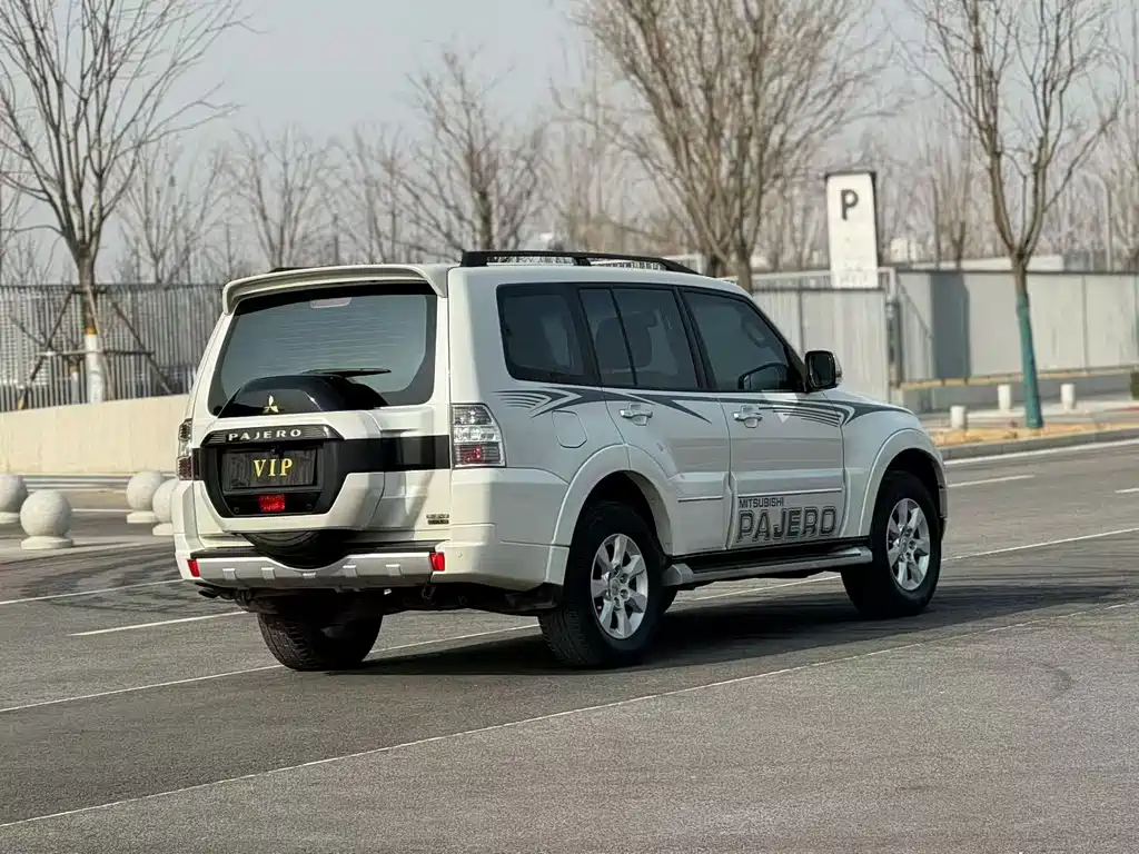 Pajero imported 2020 3.0L automatic luxury version купить на сайте DeffCars