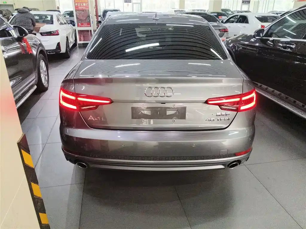 Audi A4L 2018 30th Anniversary Model 40 TFSI Fashion Model купить на сайте DeffCars