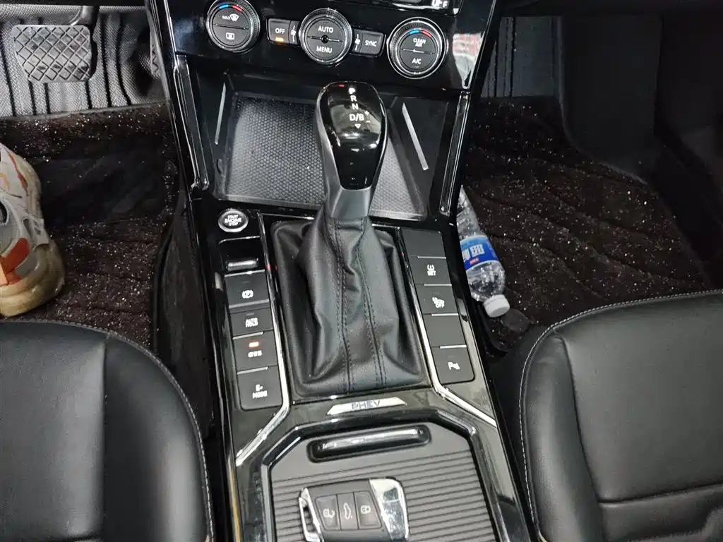 Passat New Energy 2019 430PHEV Hybrid Elite Edition купить на сайте DeffCars