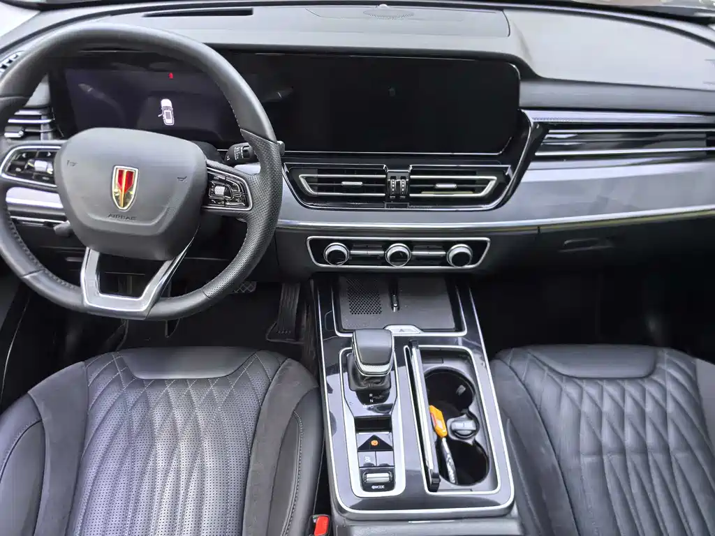 Hongqi HS5 2023 2.0T Qixiang Pro version купить на сайте DeffCars