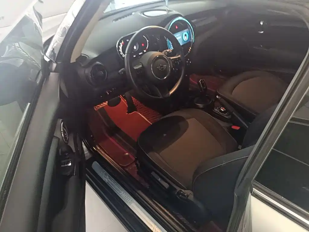 MINI 2023 1.5T ONE купить на сайте DeffCars