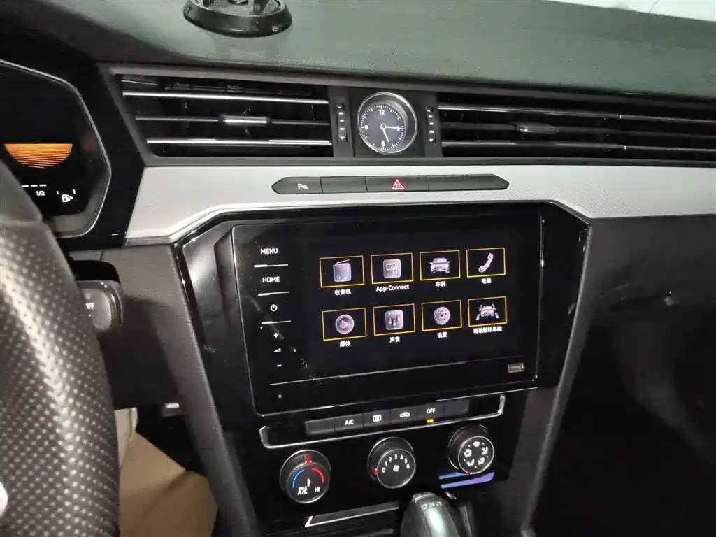 Magotan 2025 model 280TSI DSG comfort model купить на сайте DeffCars