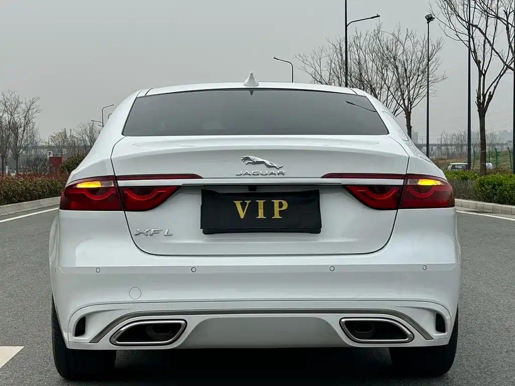 Jaguar XFL 2023 2.0T P200 2WD Elite Deluxe Edition купить на сайте DeffCars