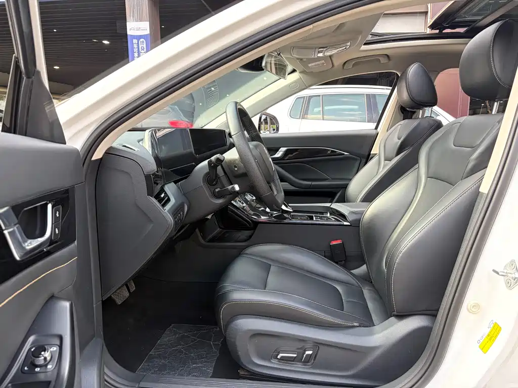 Pentium B70 2021 1.5T Automatic 15th Anniversary Edition купить на сайте DeffCars