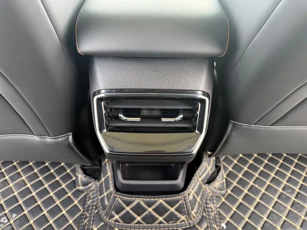 Roewe RX5 2023 1.5T luxury sliding screen version купить на сайте DeffCars